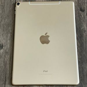 Apple IPad Pro 10.5 inch Gold WiFi + Cellular 64GB Great working condition